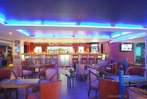 Breeze Hotel 첸나이 레스토랑 사진